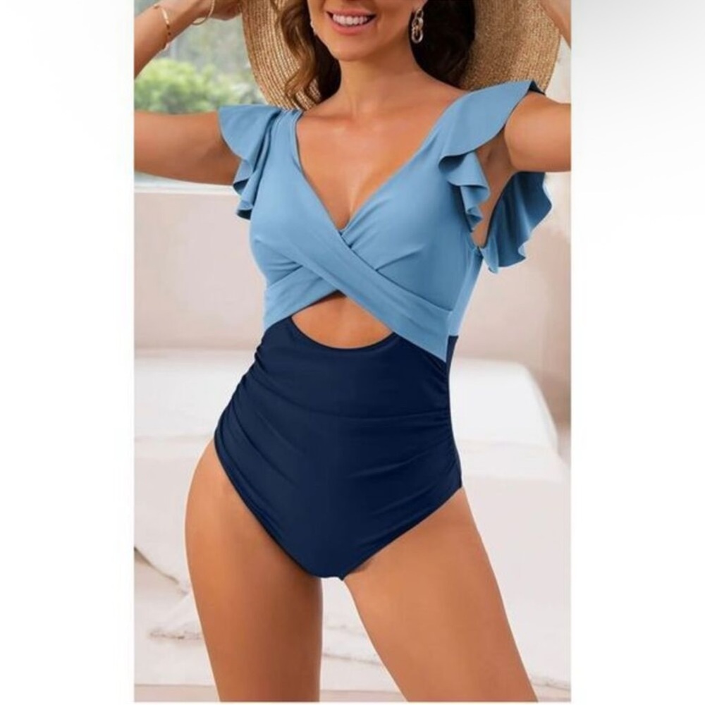 B2PRITY Cutout Flounce Sleeve One-Piece
Swimwear size XL